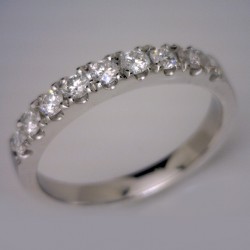 18kt White Gold Diamond Claw Set Wedding Ring
